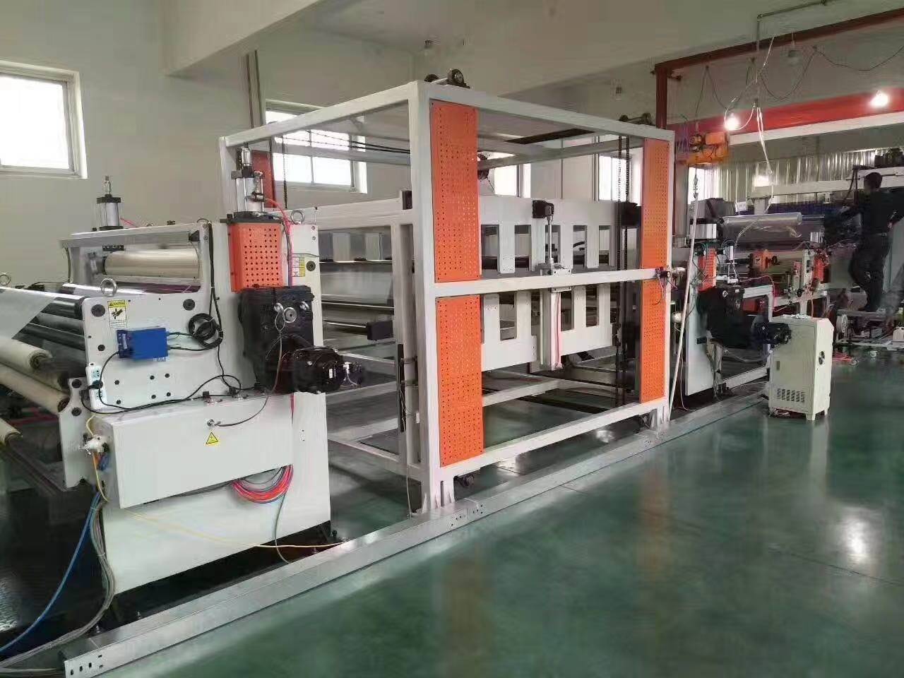 Laatste bedrijfsblogs Meerlaagse co-extrusieoplossingen: Functionaliteit toevoegen aan uw PC/PMMA plaatextrusielijn