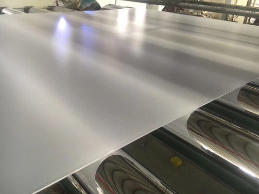 kopen PC Lijn voor de extrusie van vaste platen 600 kg/h met een dikte van 0,125-3 mm en een enkel schroefontwerp voor duurzaamheidsplaten online manufacture