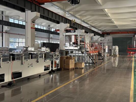 kopen PET-plaat extrusiemachine met een breedte van 1500-2100 mm met 100% gerecycled materiaal en een hoog rendement online manufacture