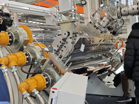 kopen 6 H hard UV-coating Gelaagd PMMA Decoratieve Plaatmachine ---- UV Anti-schramlaagcoating Acryl kast deurpaneel Decoratieve plaat Productielijn online manufacture