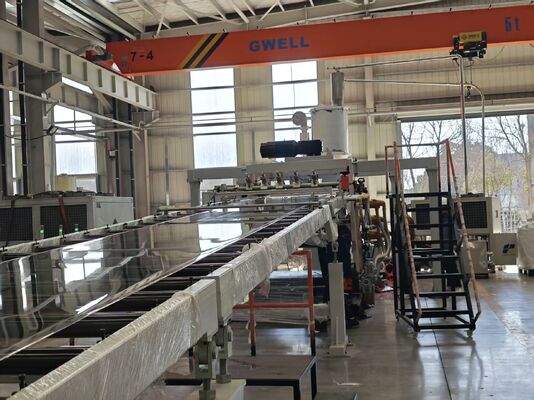 Kopen 1220-2100 mm Breedte PC Plaat Extrusielijn Met 0,125-3 mm Dikte En Goede Transparantie Plaatproductie Voor PC PMMA Materiaal online manufacture